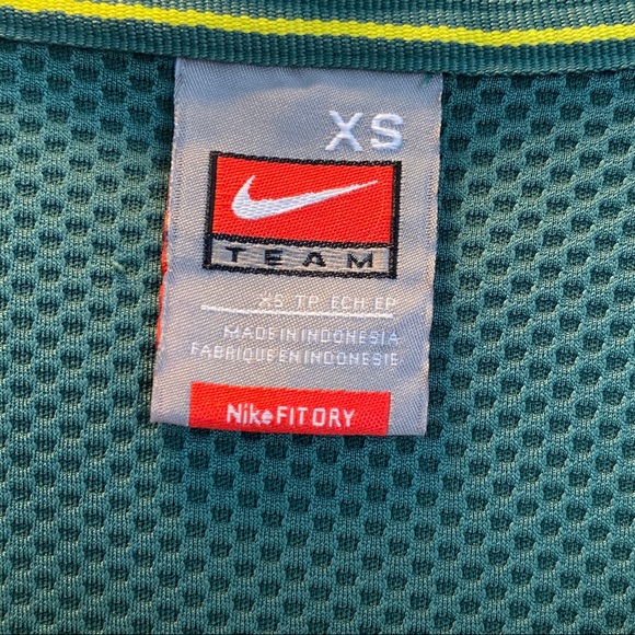 Nike Oregon Ducks 1/4 zip pullover - Picture 3 of 5